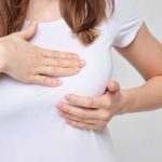 Ból w piersiach u kobiet – przyczyny i kiedy udać się do lekarza