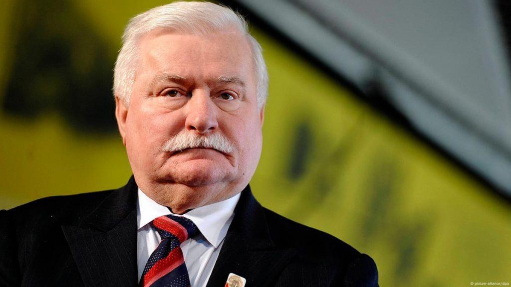 Lech Wałęsa po operacji w szpitalu