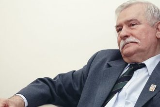 Lech Wałęsa po operacji w szpitalu
