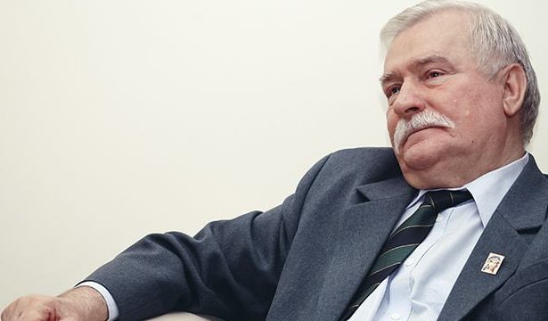 Lech Wałęsa po operacji w szpitalu