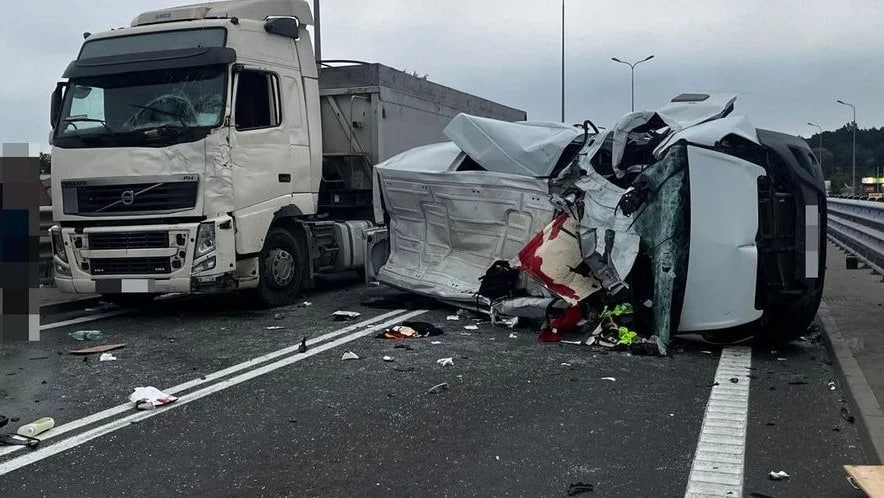 Wypadek w Głogowie Małopolskim: trzy osoby ranne