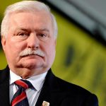 Lech Wałęsa poleciał do USA, by dorobić do emerytury