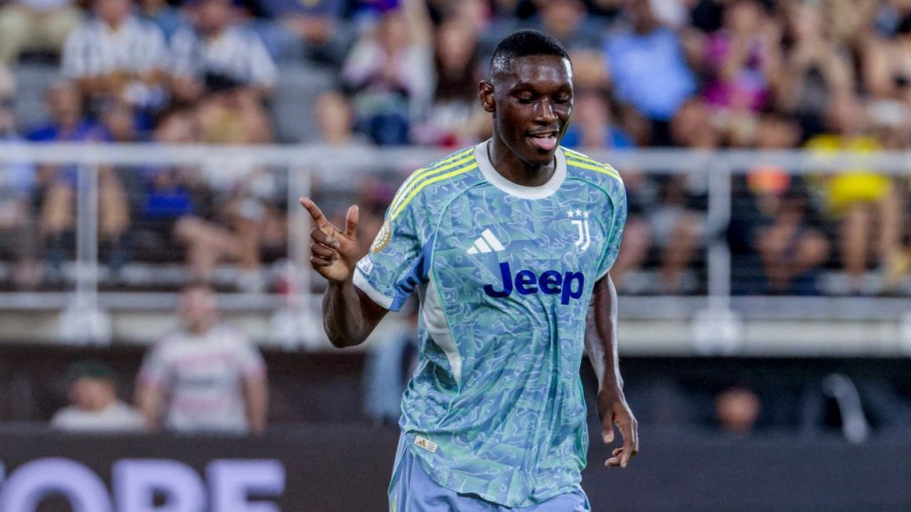 Kolo Muani blisko Tottenhamu lub Newcastle