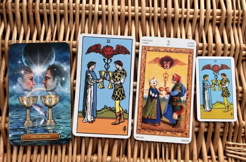 Dwójka Kielichów Tarot: znaczenie i połączenia kart