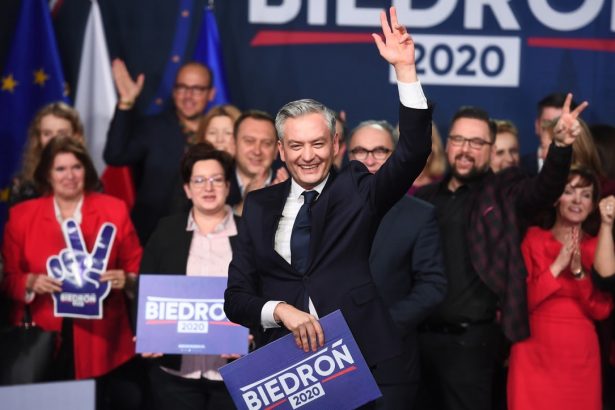 Robert Biedroń przeprasza za wpis w mediach społecznościowych