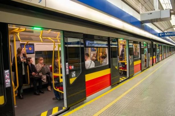 Awaria metra w Warszawie: trzy stacje zamknięte