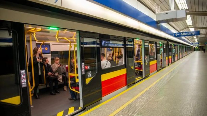 Awaria metra w Warszawie: trzy stacje zamknięte