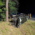Pijany kierowca samochóda uderzył w drzewo na DK73