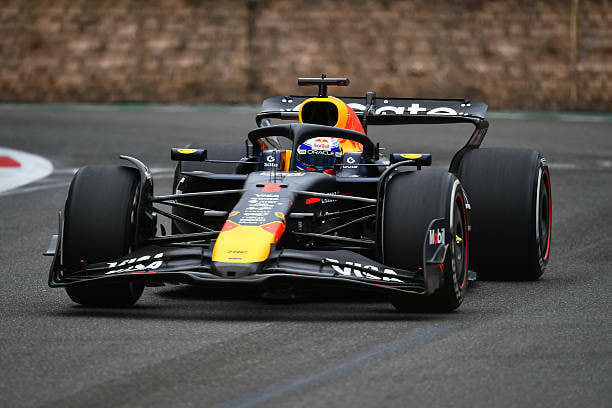Wyniki F1 Baku: Verstappen, wypadek Piastriego i sensacje