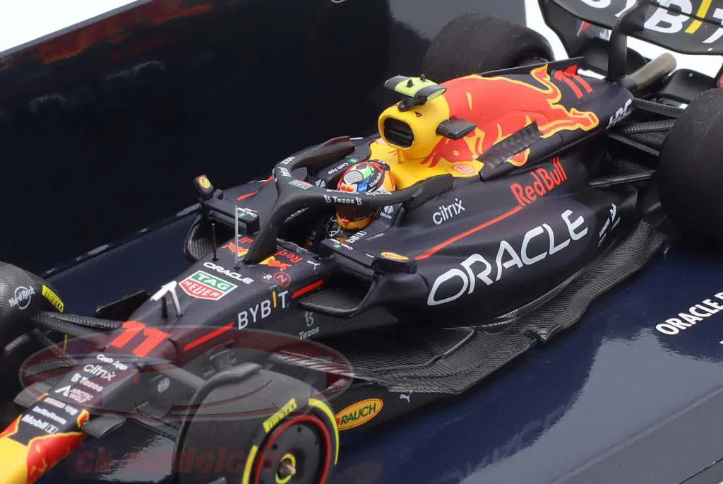 Grand Prix Singapuru: sensacyjne pole Mercedesa