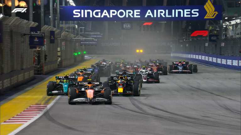 Grand Prix Singapuru: sensacyjne pole Mercedesa