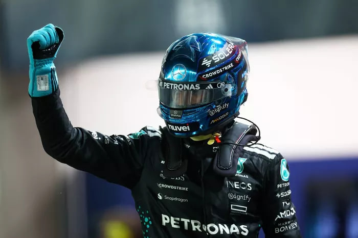 Formuła 1: Russell wygrał w Singapurze, Alonso krytykuje zespół