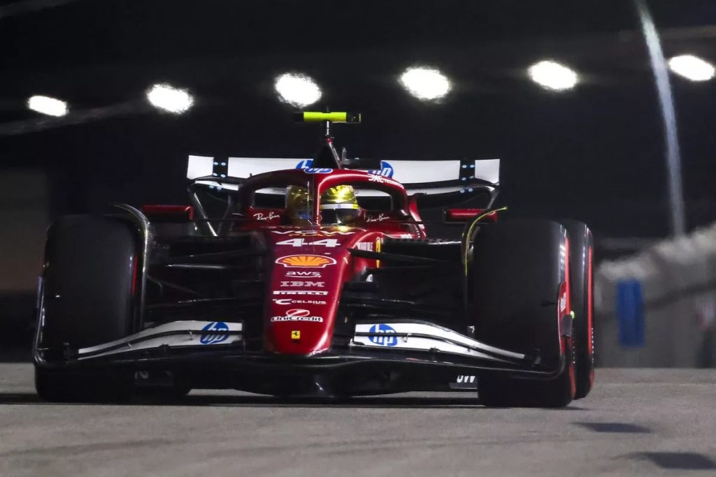 Formuła 1: Russell wygrał w Singapurze, Alonso krytykuje zespół