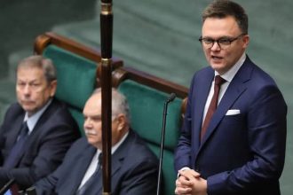 Hołownia rezygnuje z polityki i startuje do ONZ