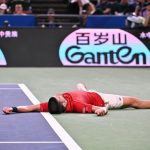 Novak Djoković pokonuje słabości – zdjęcia pomocy medycznej