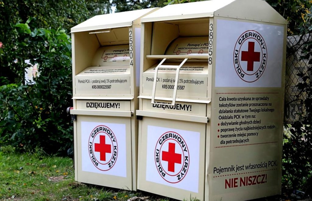 Kryzys tekstylny w Polsce: ubrania w lasach i brak kontenerów
