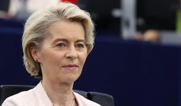 Odrzucone wotum nieufności wobec Ursuli von der Leyen