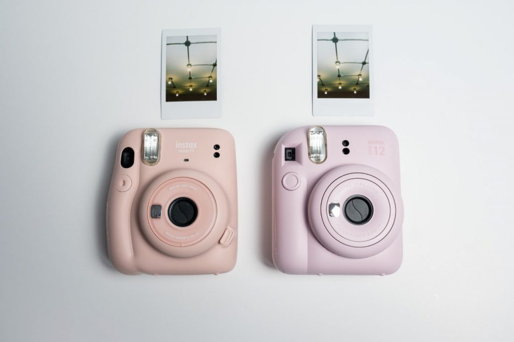 Najlepsze aparaty natychmiastowe 2025: Fujifilm, Polaroid, Canon